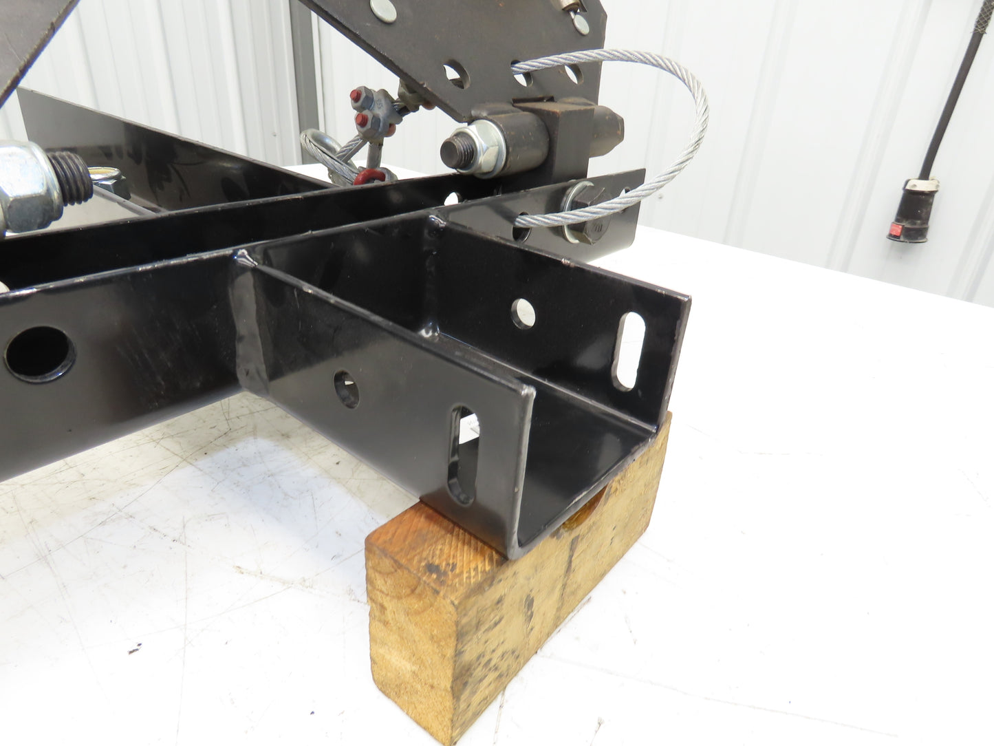 Knight Global MRES5735 Bridge Crane End Truck for RAD7510 Rail 3000Lb MRES77351