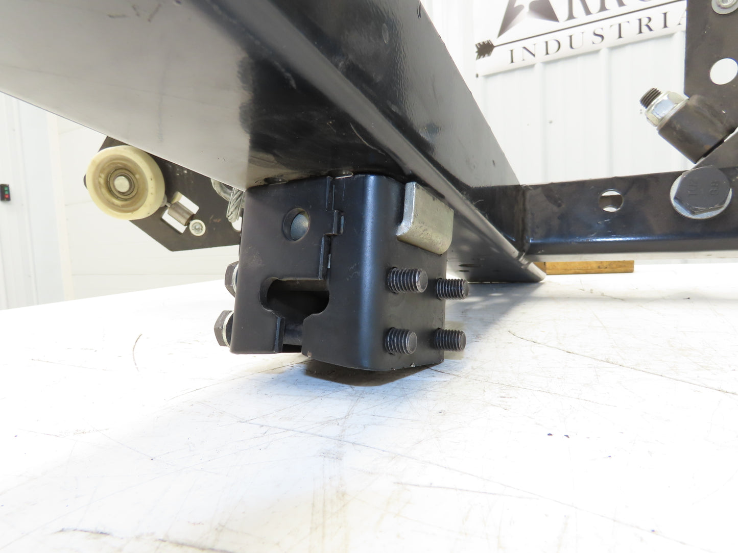 Knight Global MRES5735 Bridge Crane End Truck for RAD7510 Rail 3000Lb MRES77351