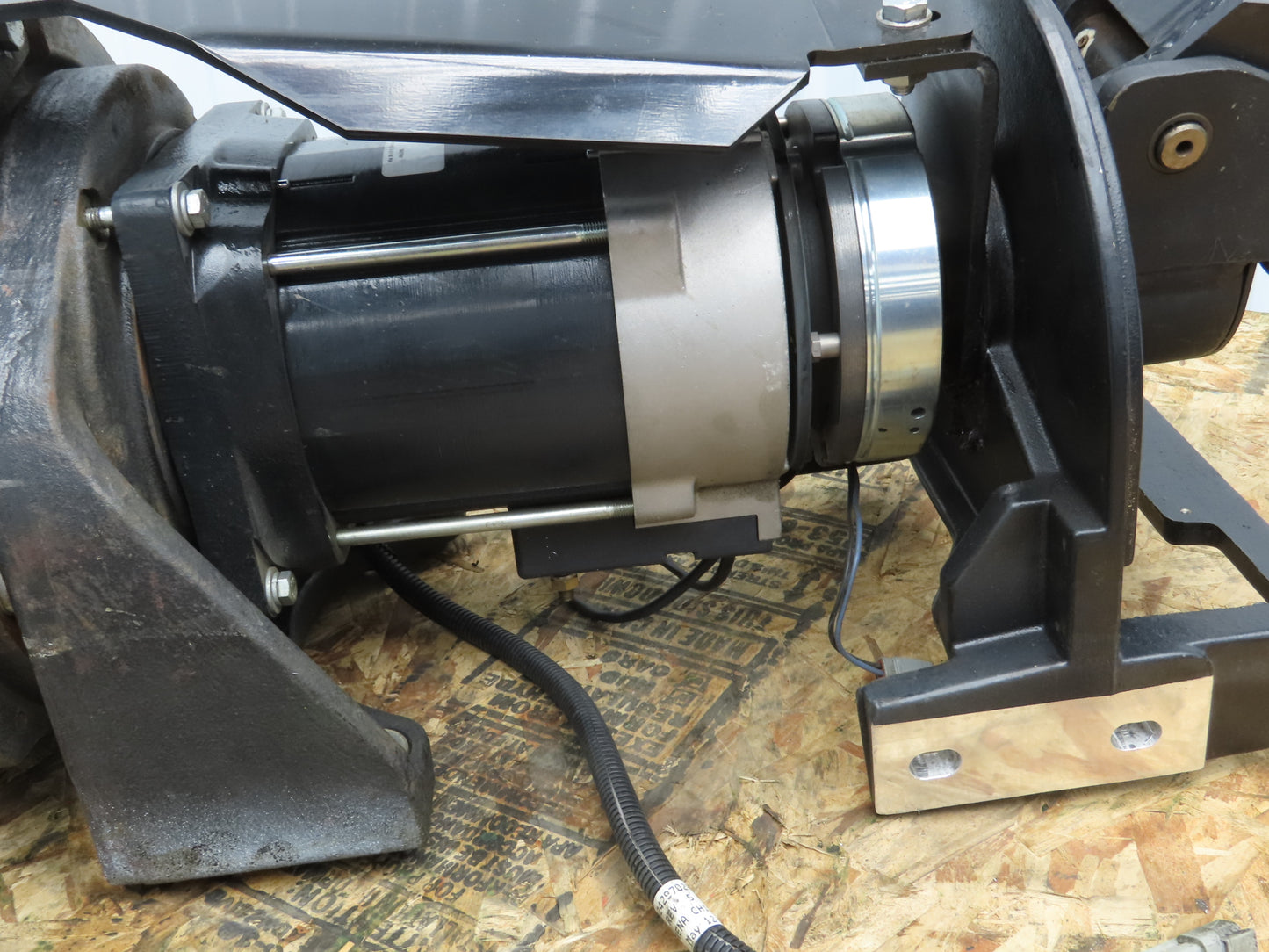 Yale 6831001300 Drive Motor Hub & Tiller Head Control Handle Off MTR007LFN24T