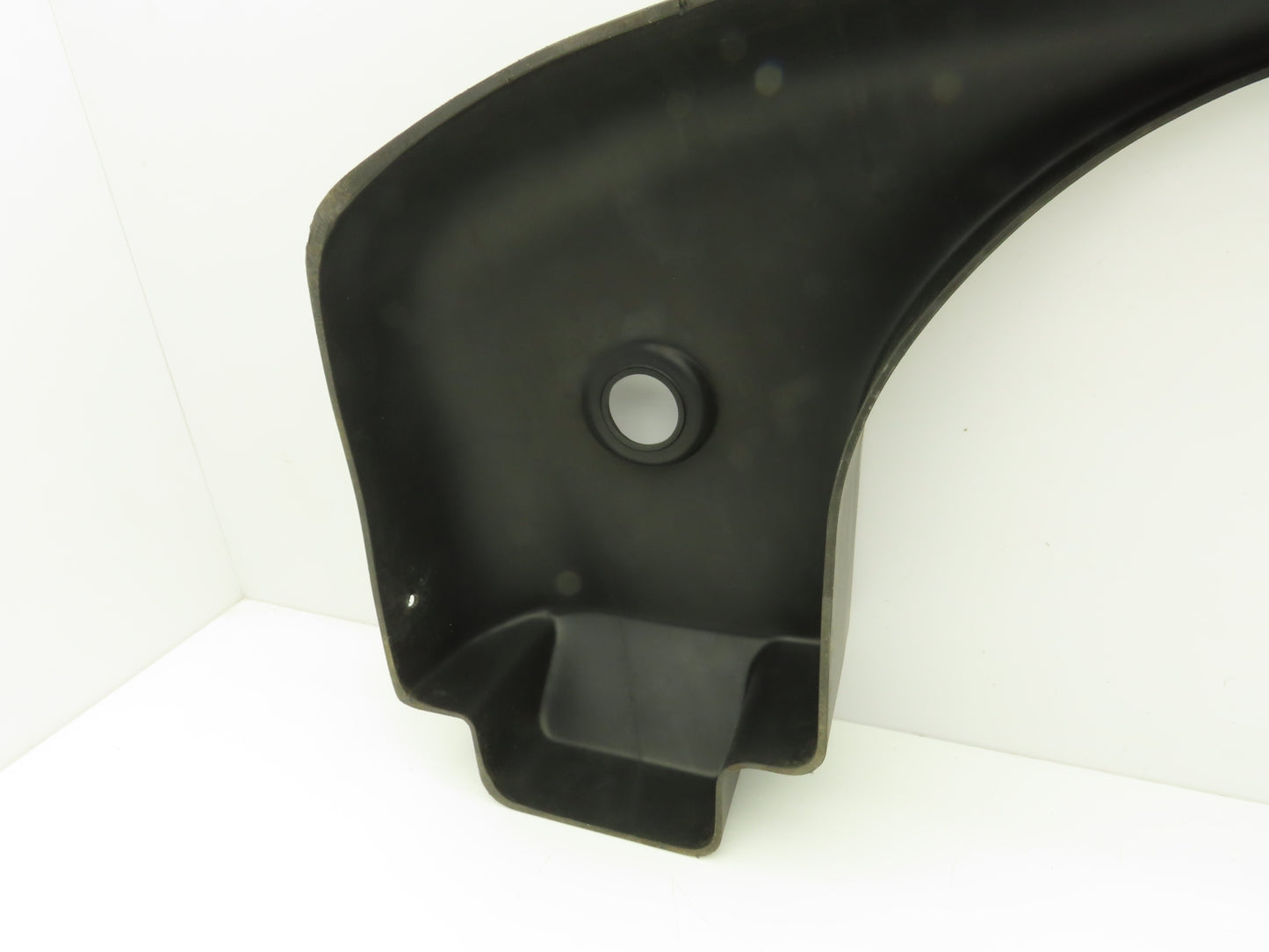 Yale Front End Plastic Shroud Removed From MTR007LFN24T Tow Truck
