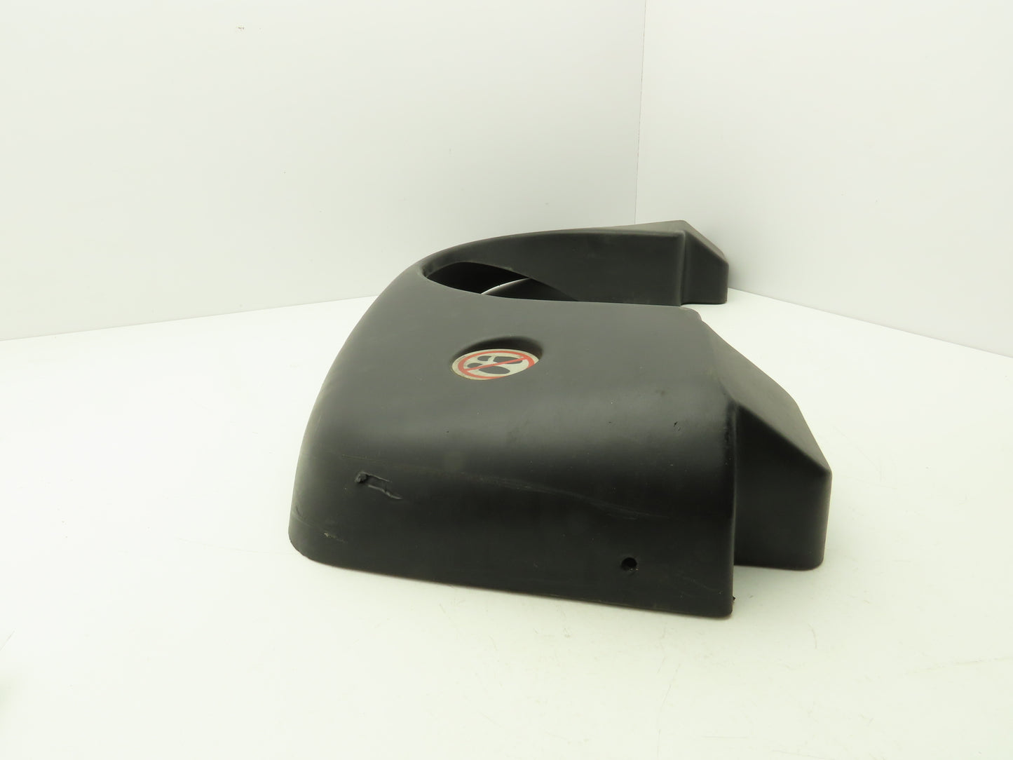 Yale Front End Plastic Shroud Removed From MTR007LFN24T Tow Truck