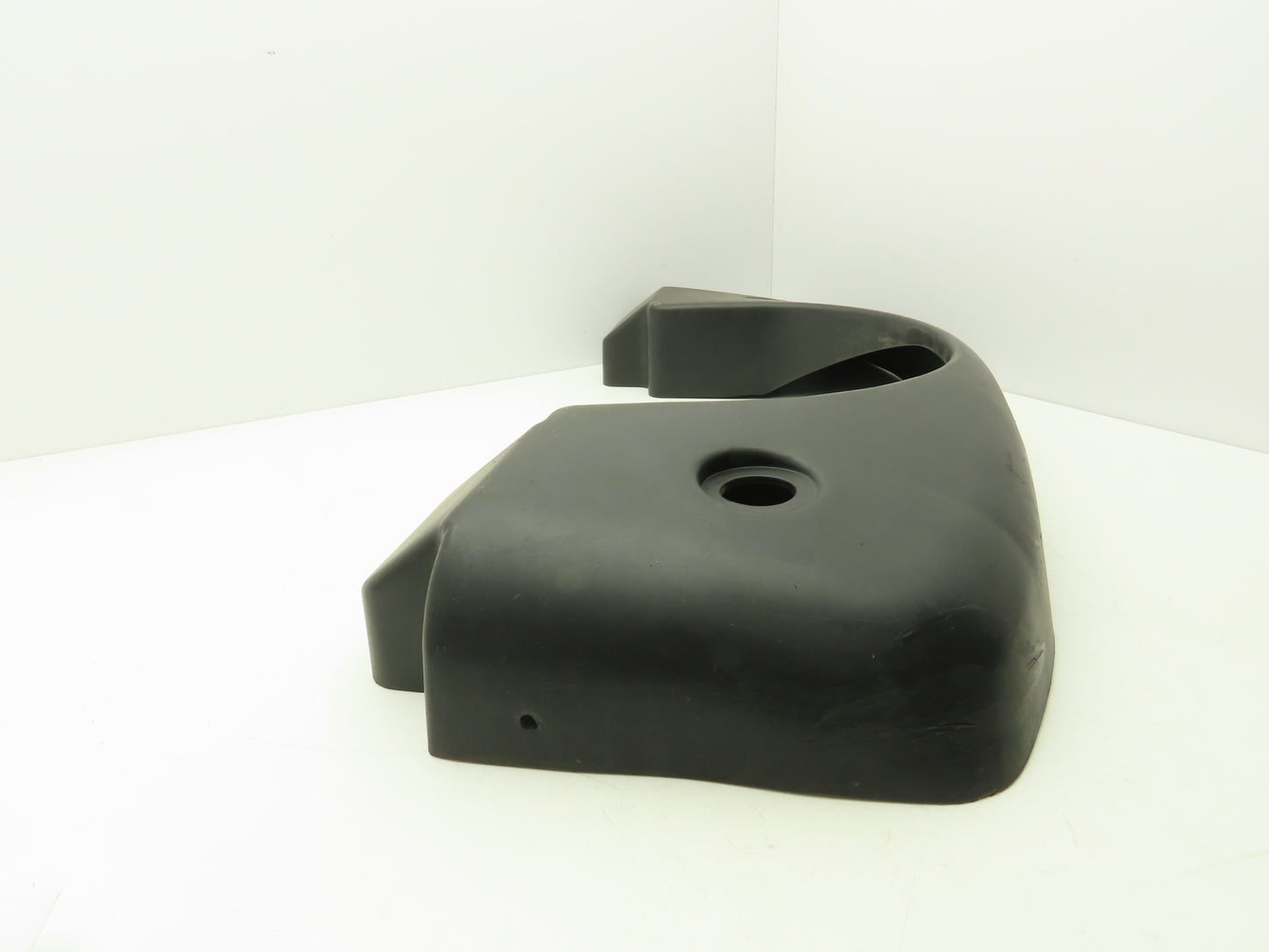 Yale Front End Plastic Shroud Removed From MTR007LFN24T Tow Truck