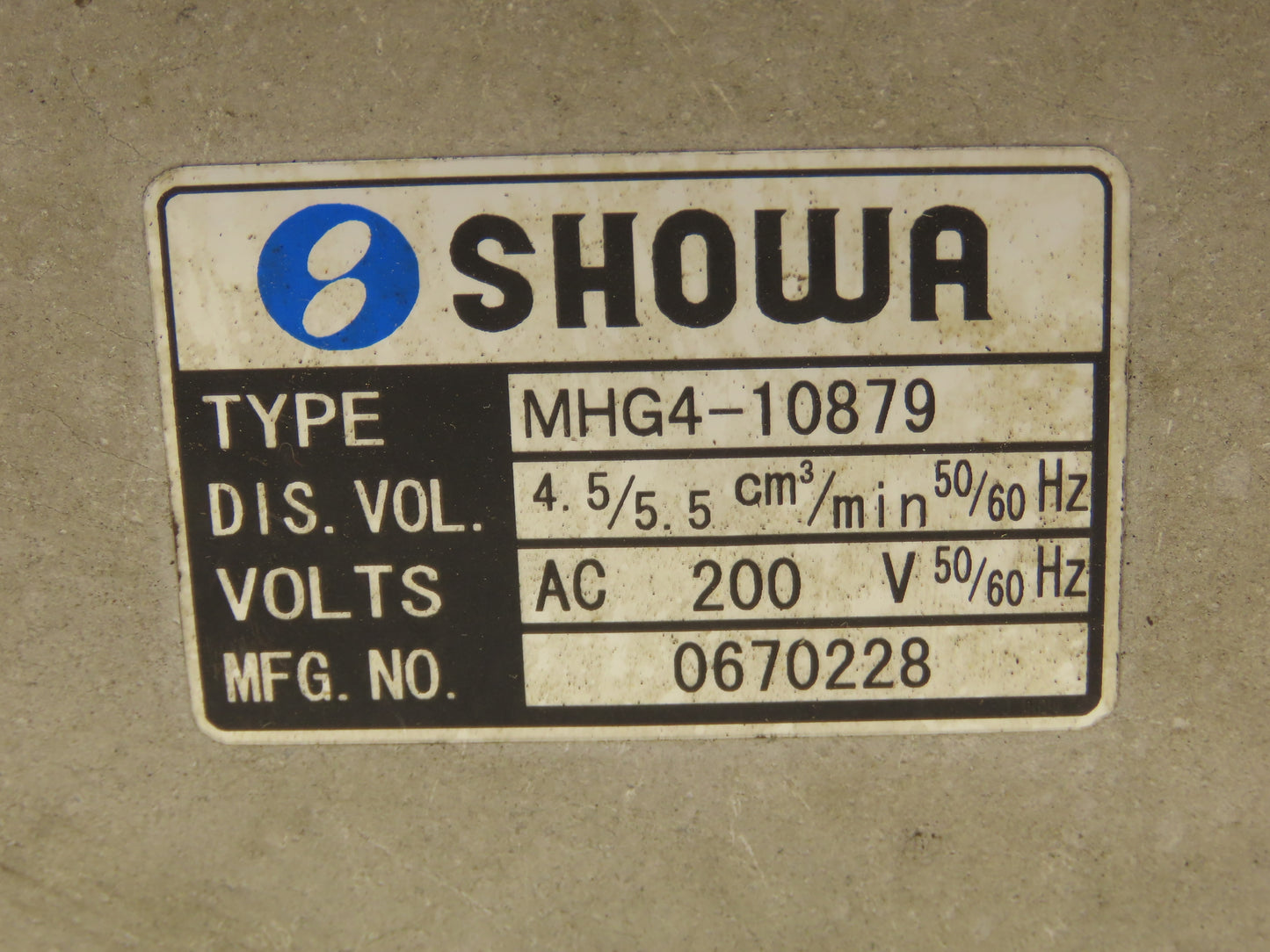 Showa MHG4-10879 Lubricator Grease Pump 5.5cc/min 400mL Tube 220V