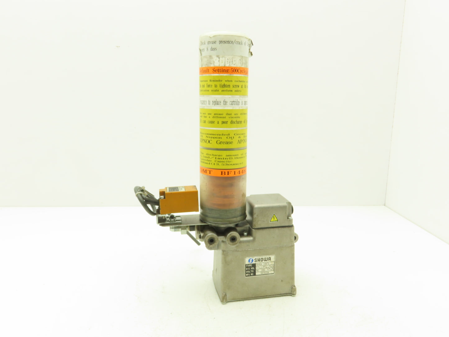 Showa MHG4-10879 Lubricator Grease Pump 5.5cc/min 400mL Tube 220V