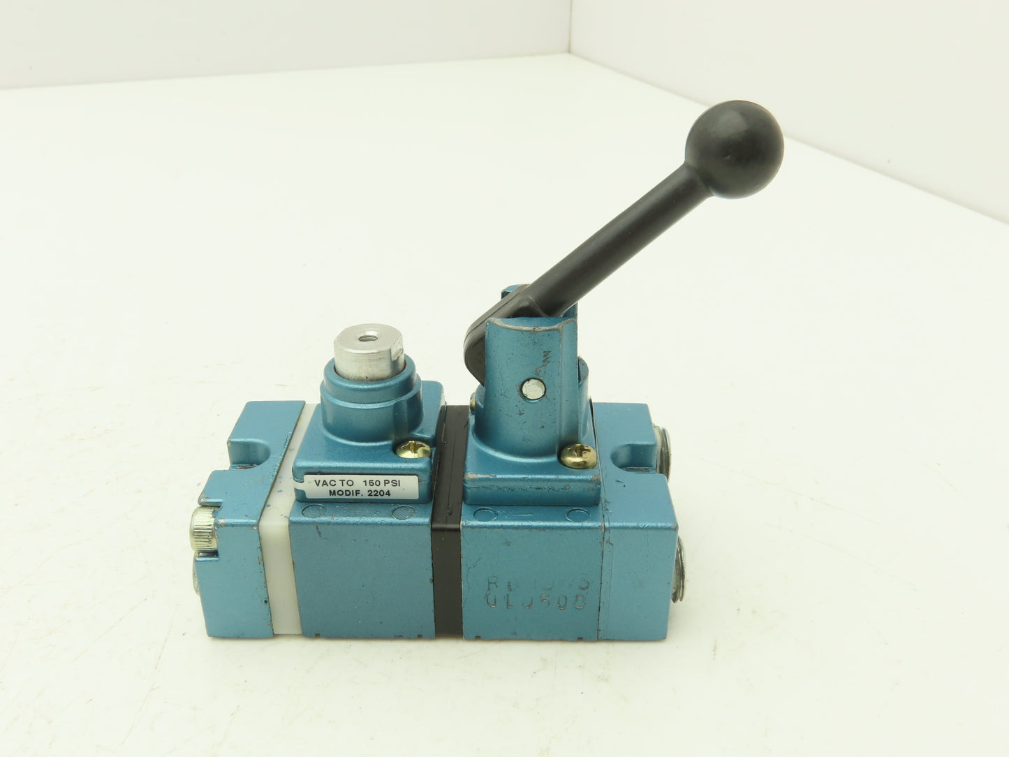 MAC 1183A-36 Pneumatic Control Valve With Hand Lever 150PSI 1/4" NPT Ports