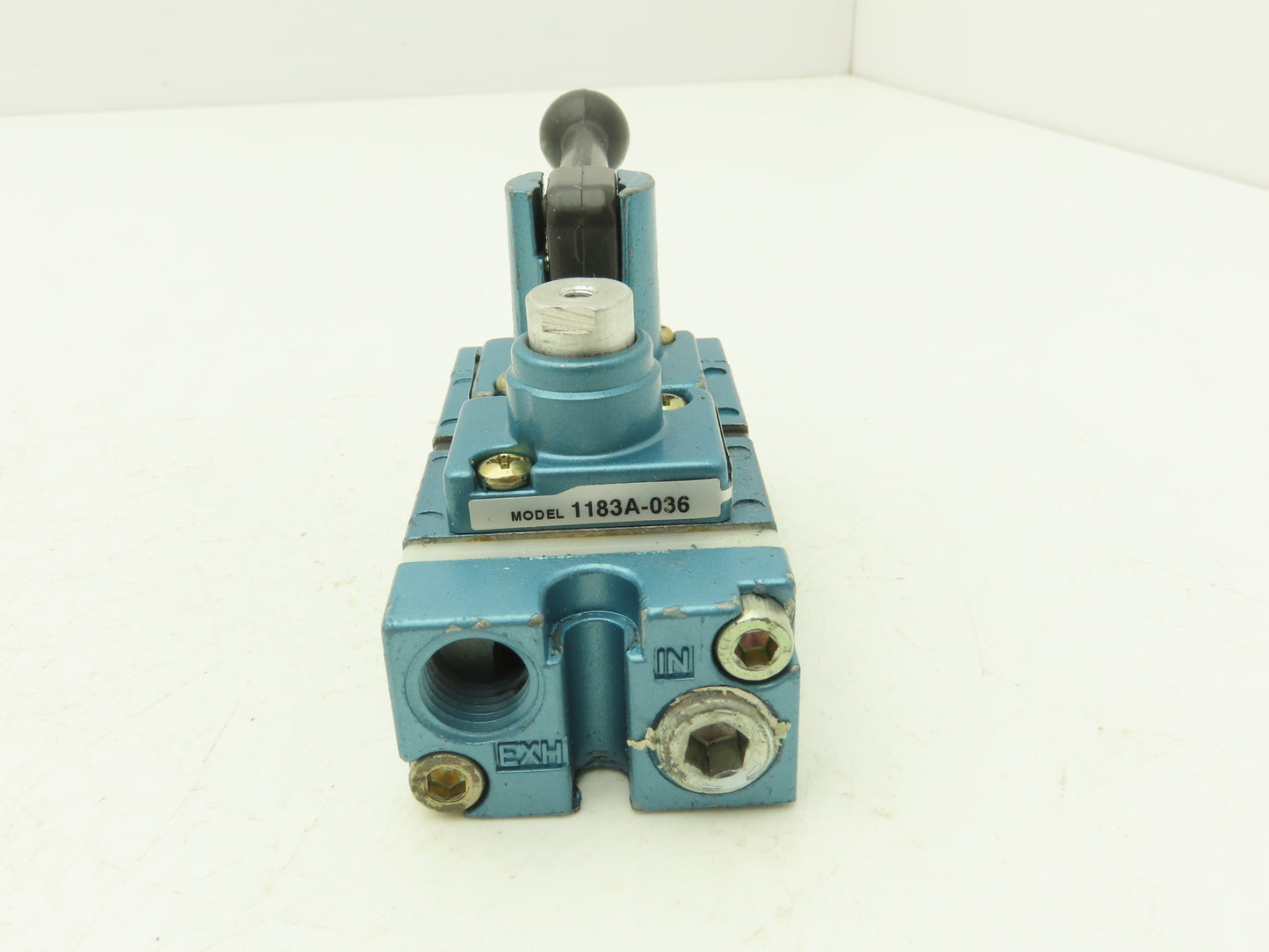 MAC 1183A-36 Pneumatic Control Valve With Hand Lever 150PSI 1/4" NPT Ports