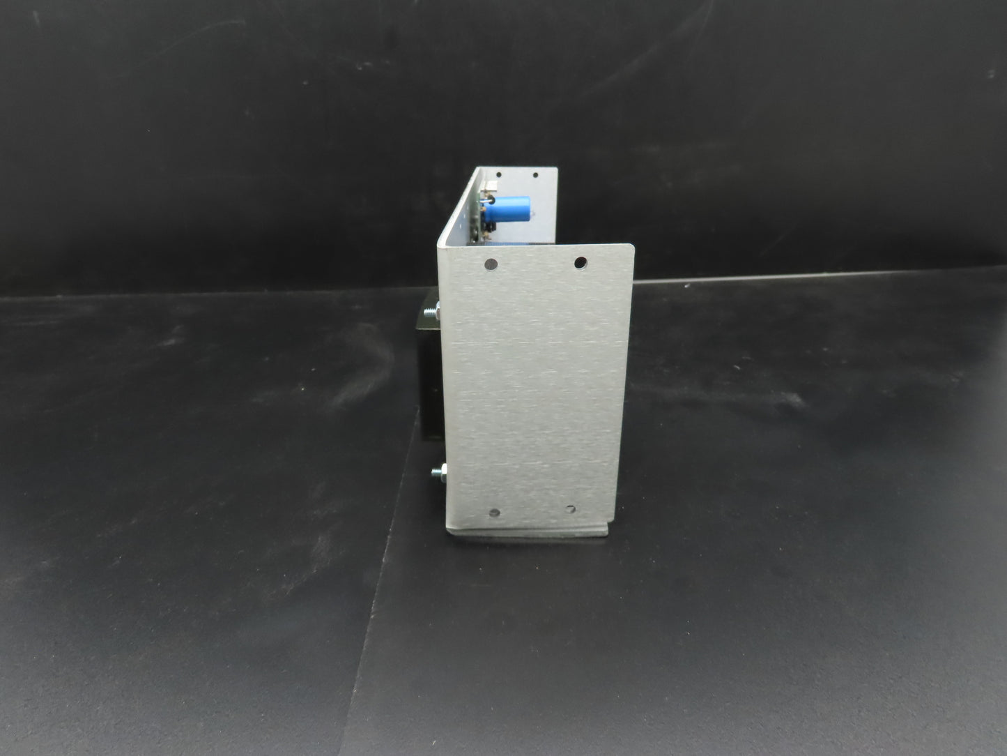International IHE-28-6 DC Power Supply 100-240VAC 47-63Hz Input 28VDC 6A Output