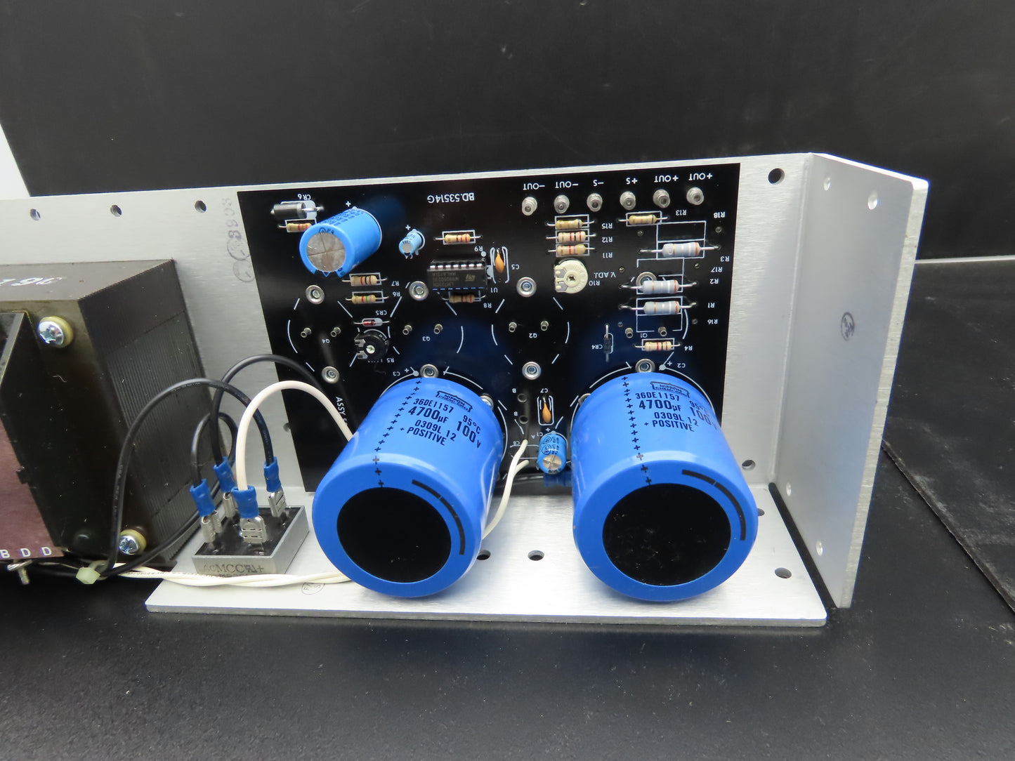 International IHE-28-6 DC Power Supply 100-240VAC 47-63Hz Input 28VDC 6A Output