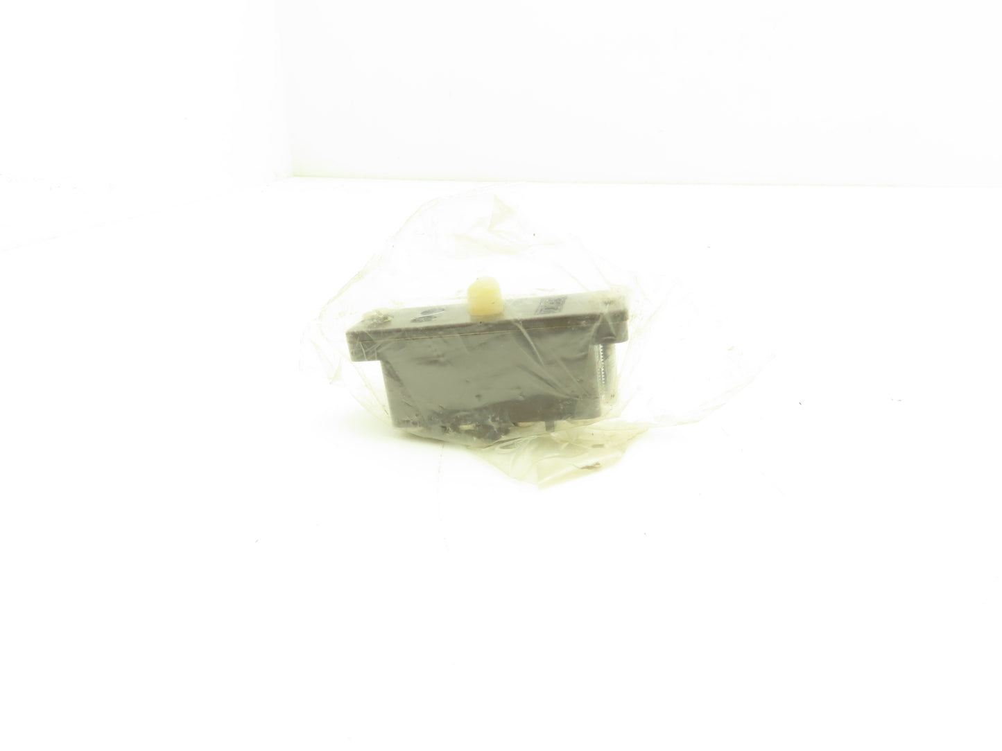 Gemco 1950-4-B-A-AO Precision Snap Switch 2-NO/2-NC DPDT Binder Plunger Cam