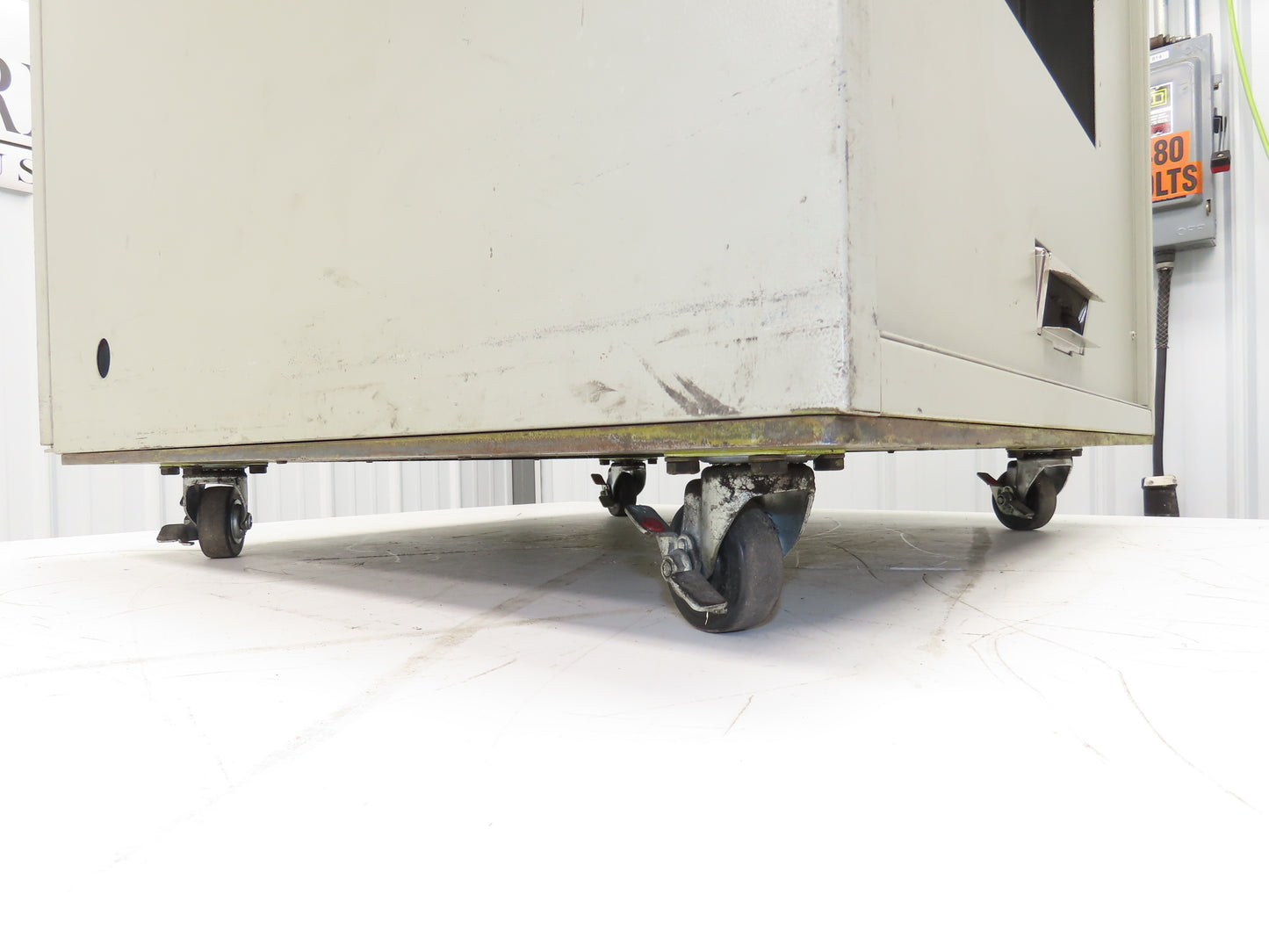 Elecom L48F767 FA Computer Locker Enclosure 740mm x 730mm x 650mm Rack Mount