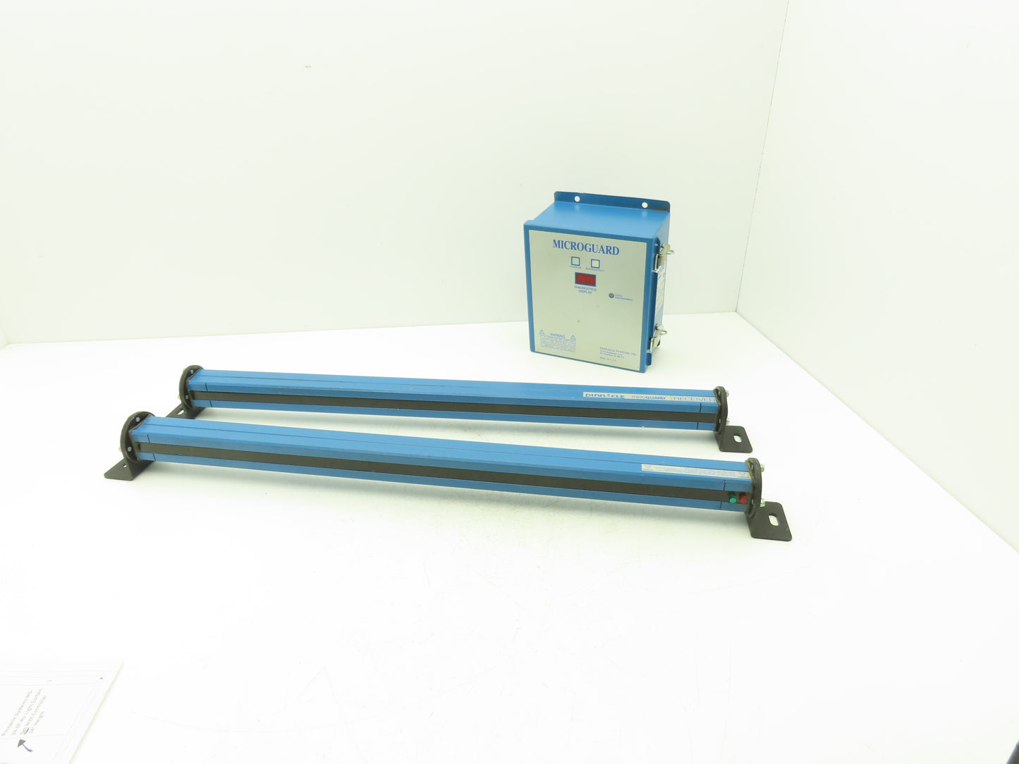 Pinnacle Systems MG-24-0F-AU Light Curtain Set With Controller 24" Height