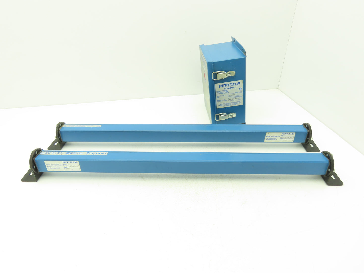 Pinnacle Systems MG-24-0F-AU Light Curtain Set With Controller 24" Height