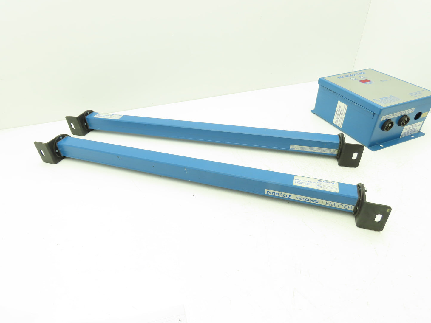 Pinnacle Systems MG-24-0F-AU Light Curtain Set With Controller 24" Height
