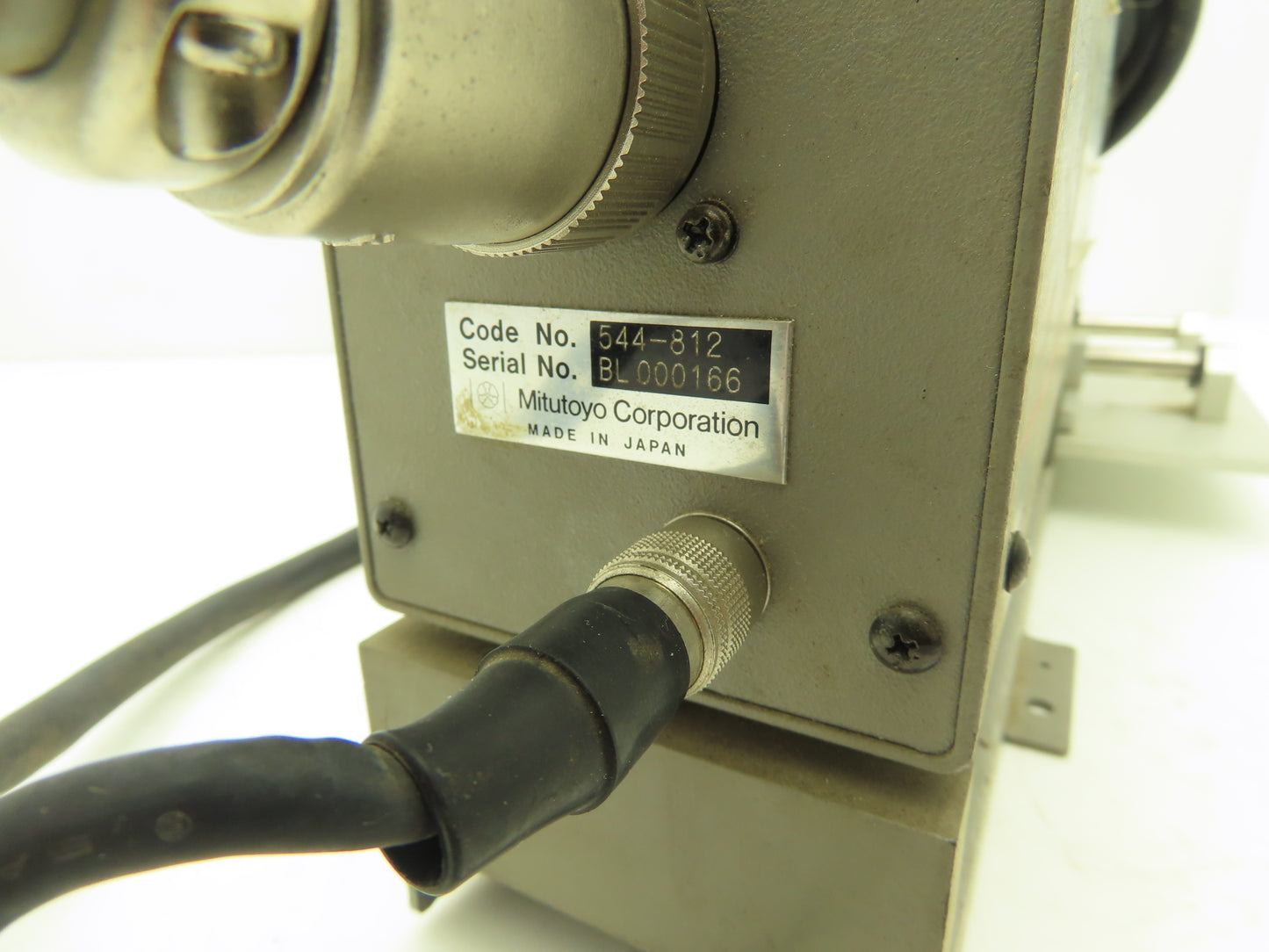 Mitutoyo LSM-602 Laser Scan Micrometer with Size Adapter