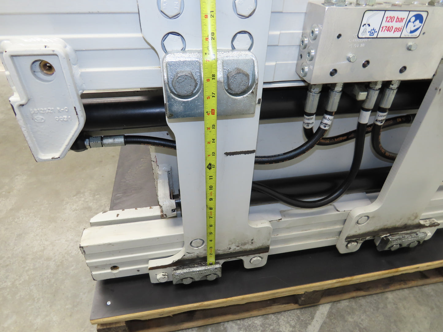 Cascade Razorback Cardboard Carton Bale Clamp Forklift Attachment 1962lbs 2022