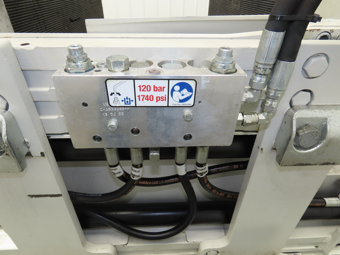 Cascade Razorback Cardboard Carton Bale Clamp Forklift Attachment 1962lbs 2022