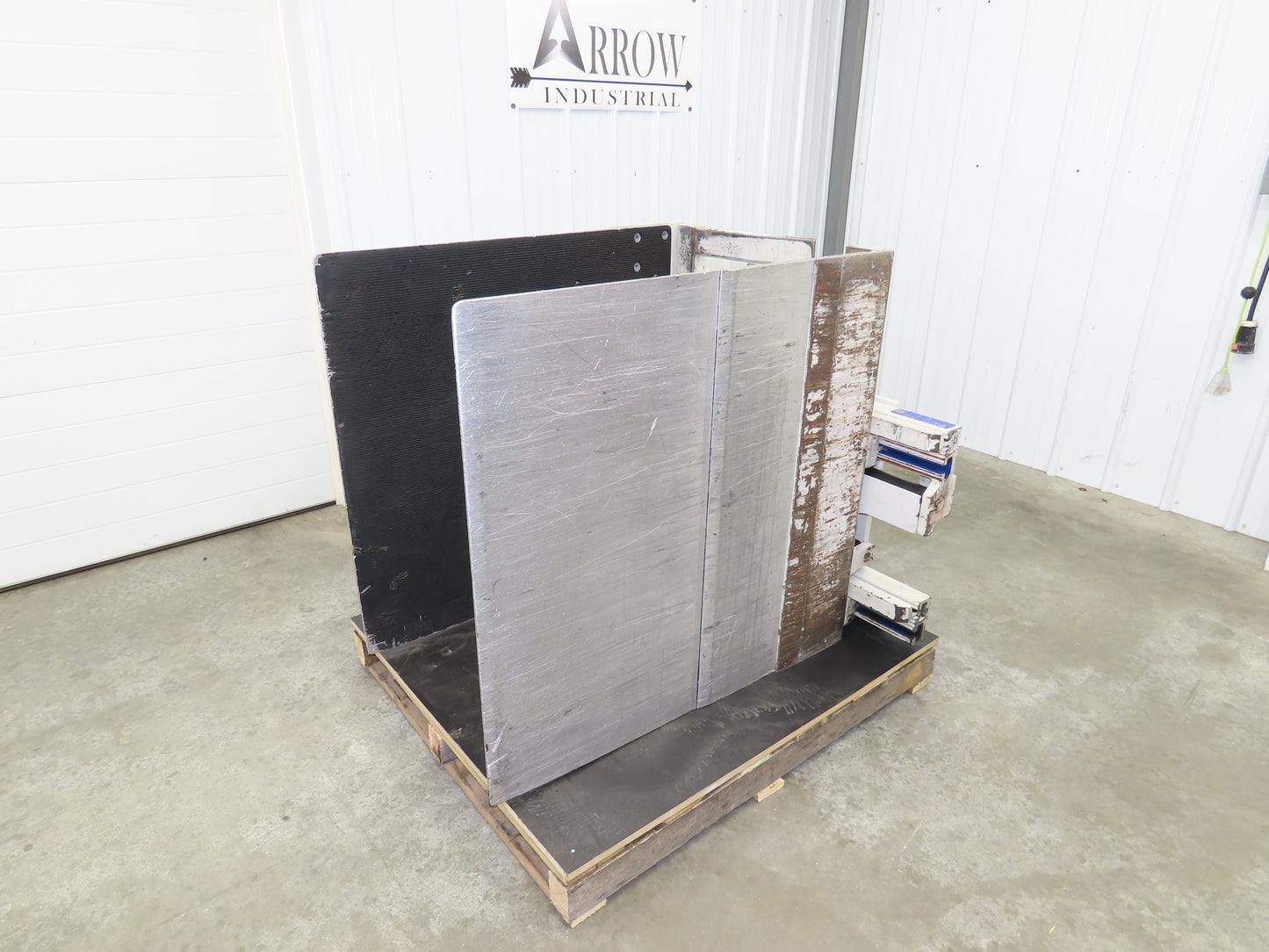 Cascade Razorback Cardboard Carton Bale Clamp Forklift Attachment 1962lbs 2022