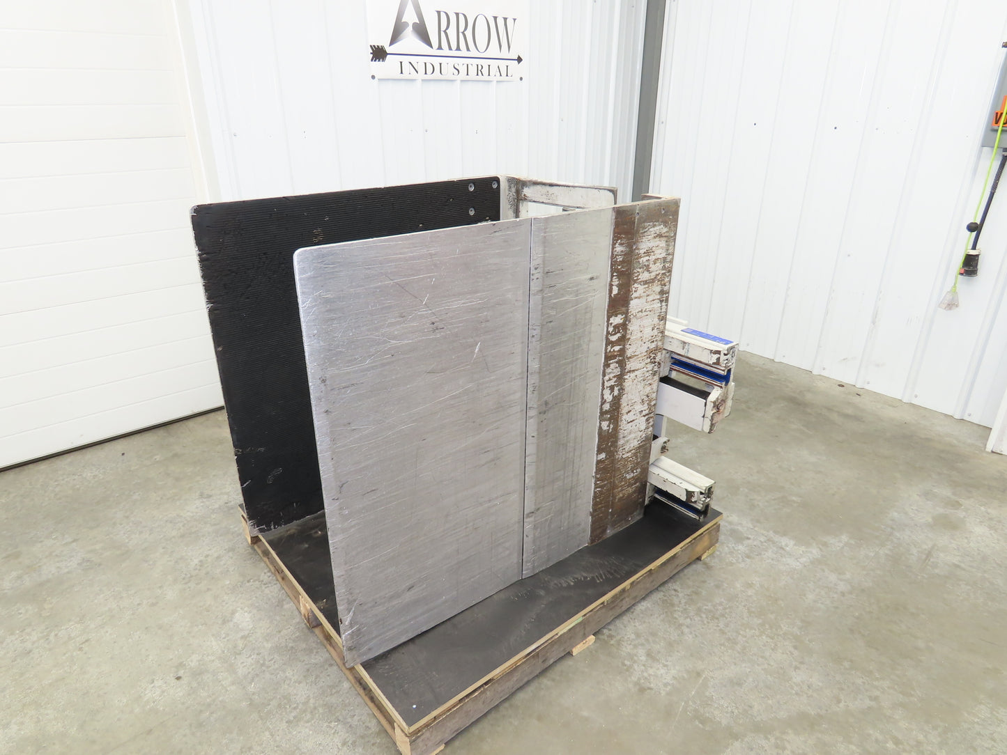 Cascade Razorback Cardboard Carton Bale Clamp Forklift Attachment 1962lbs 2022