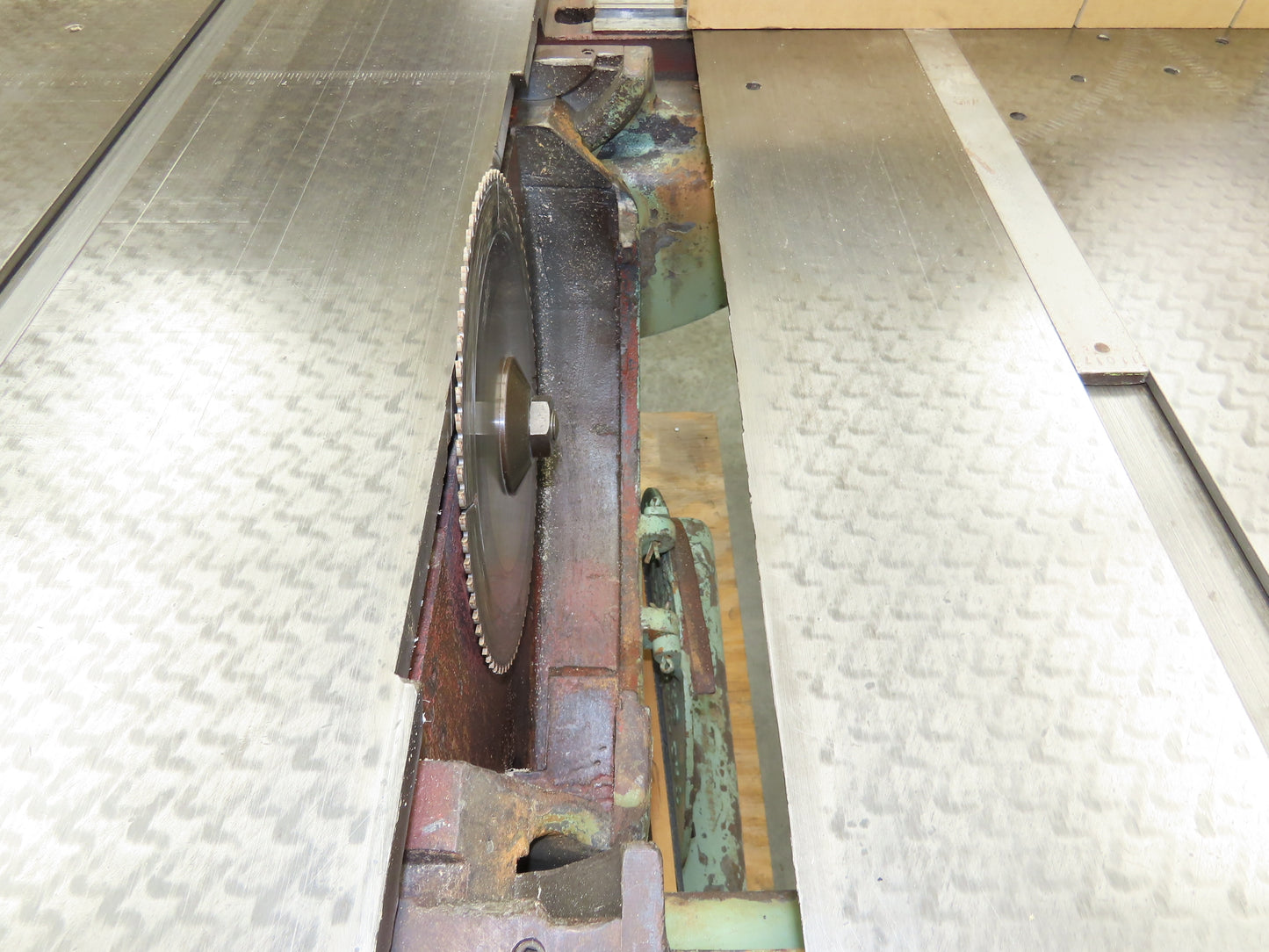 Tannewitz Woodworking Table Saw 20" Blade 5hp 230/460V 72" Biesemeyer Fence