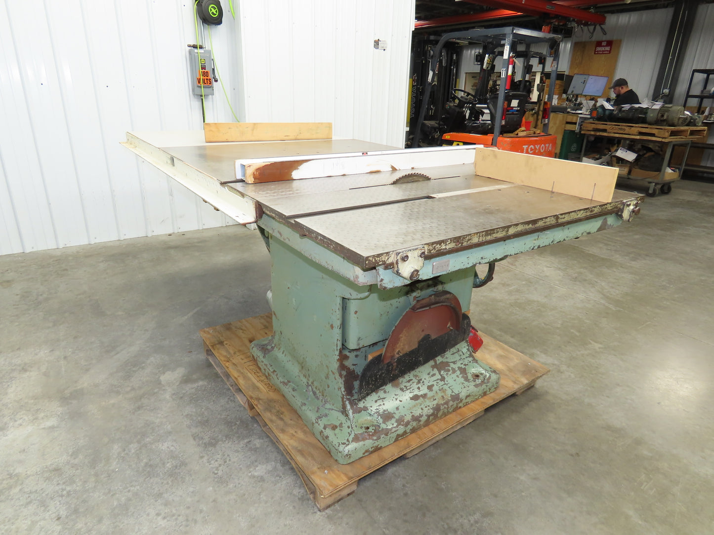Tannewitz Woodworking Table Saw 20" Blade 5hp 230/460V 72" Biesemeyer Fence