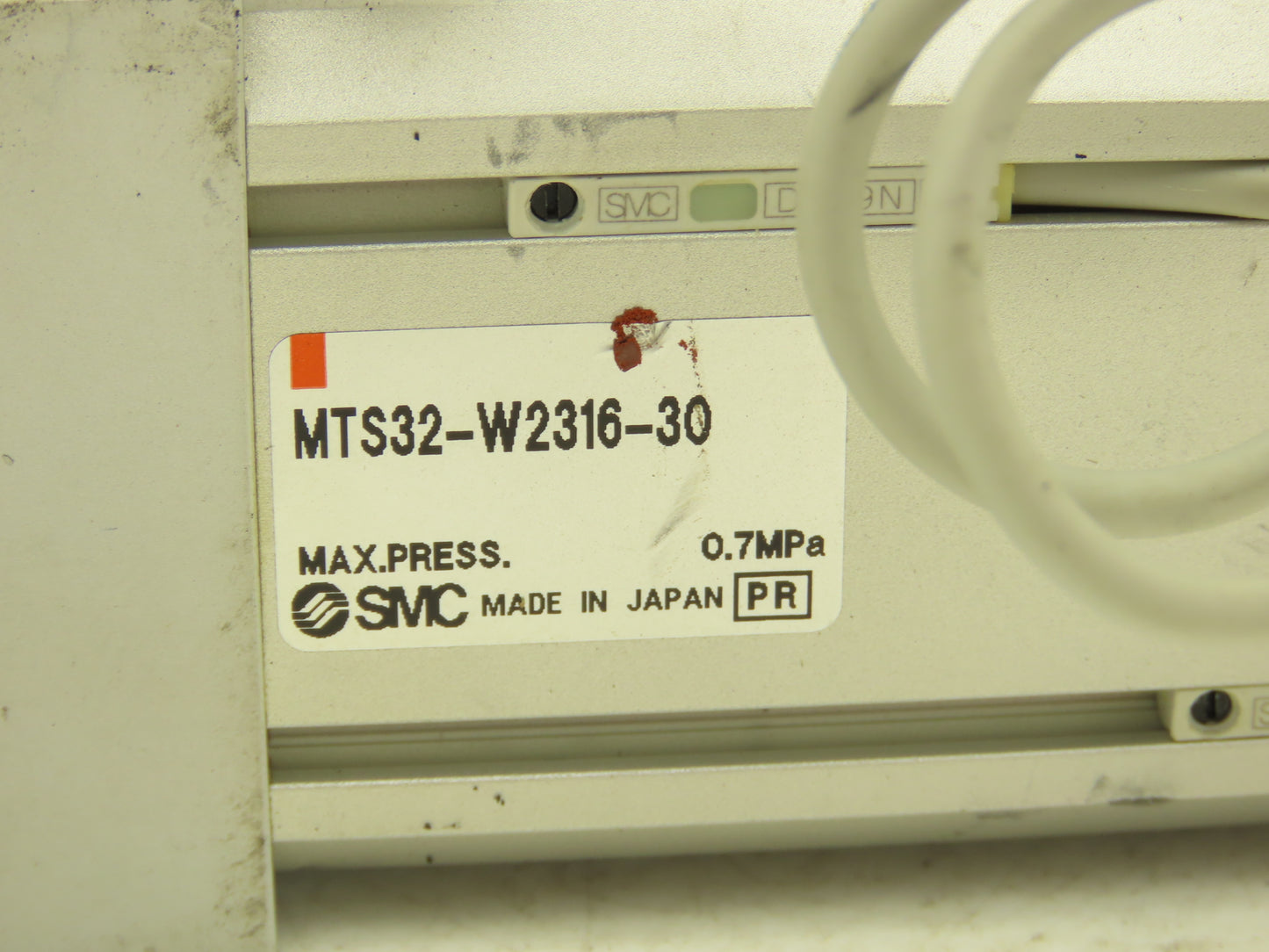SMC MTS32-W2316-30 Precision Air Cylinder 32mm Bore 30mm Stroke Extended Rod