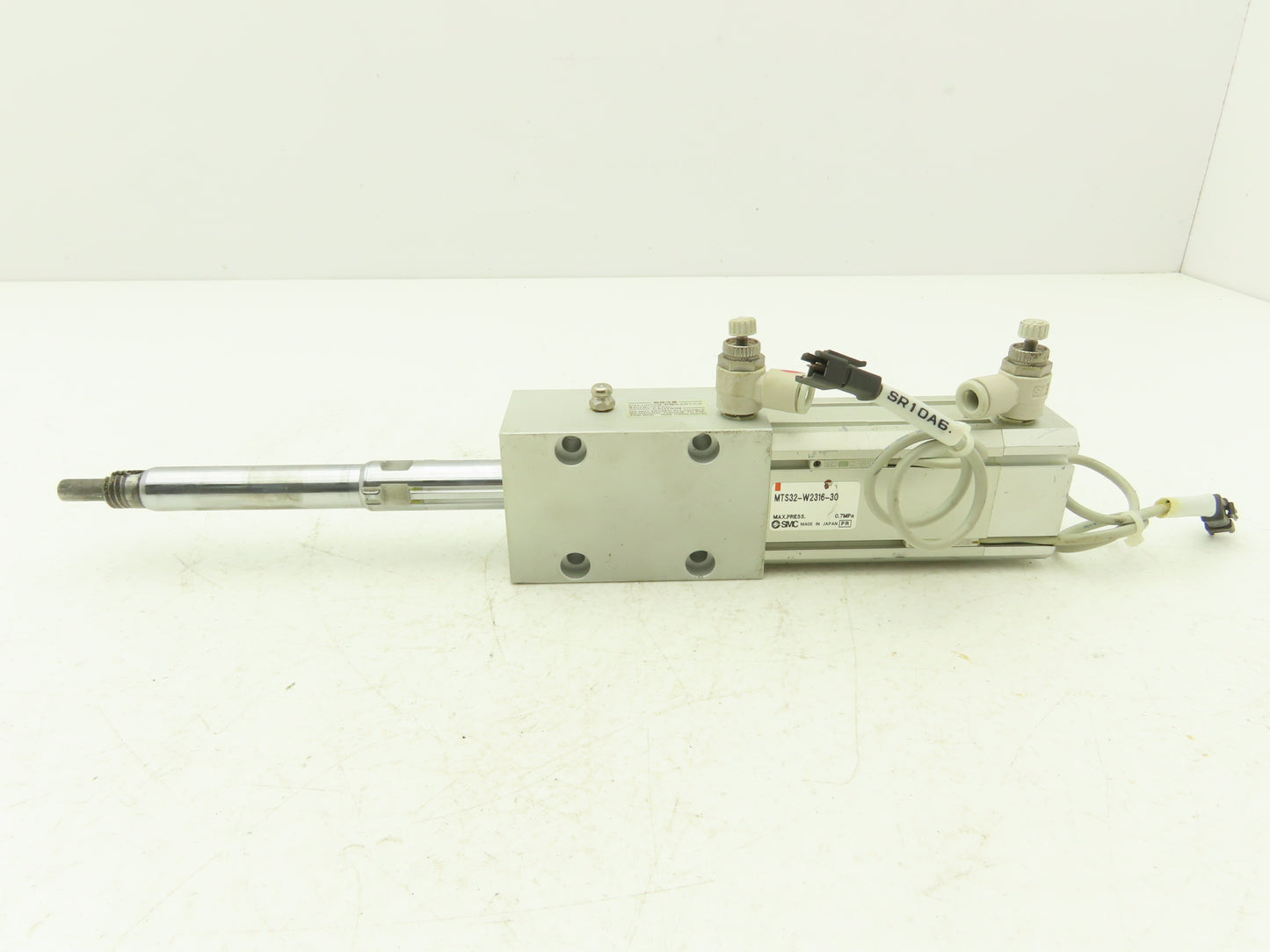 SMC MTS32-W2316-30 Precision Air Cylinder 32mm Bore 30mm Stroke Extended Rod