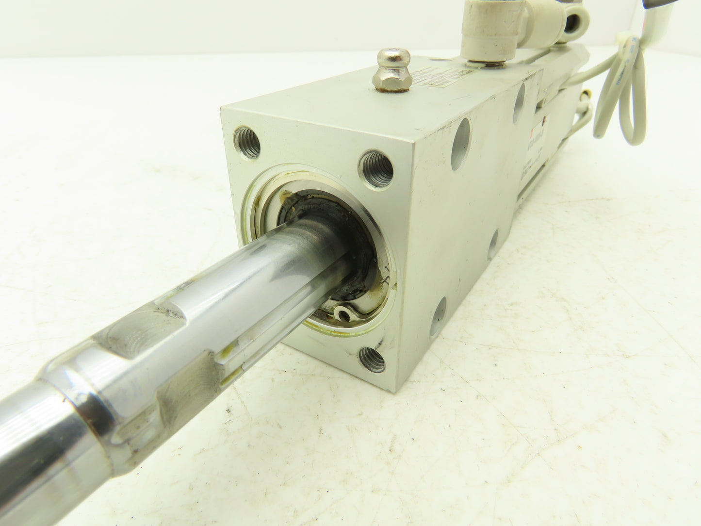 SMC MTS32-W2316-30 Precision Air Cylinder 32mm Bore 30mm Stroke Extended Rod