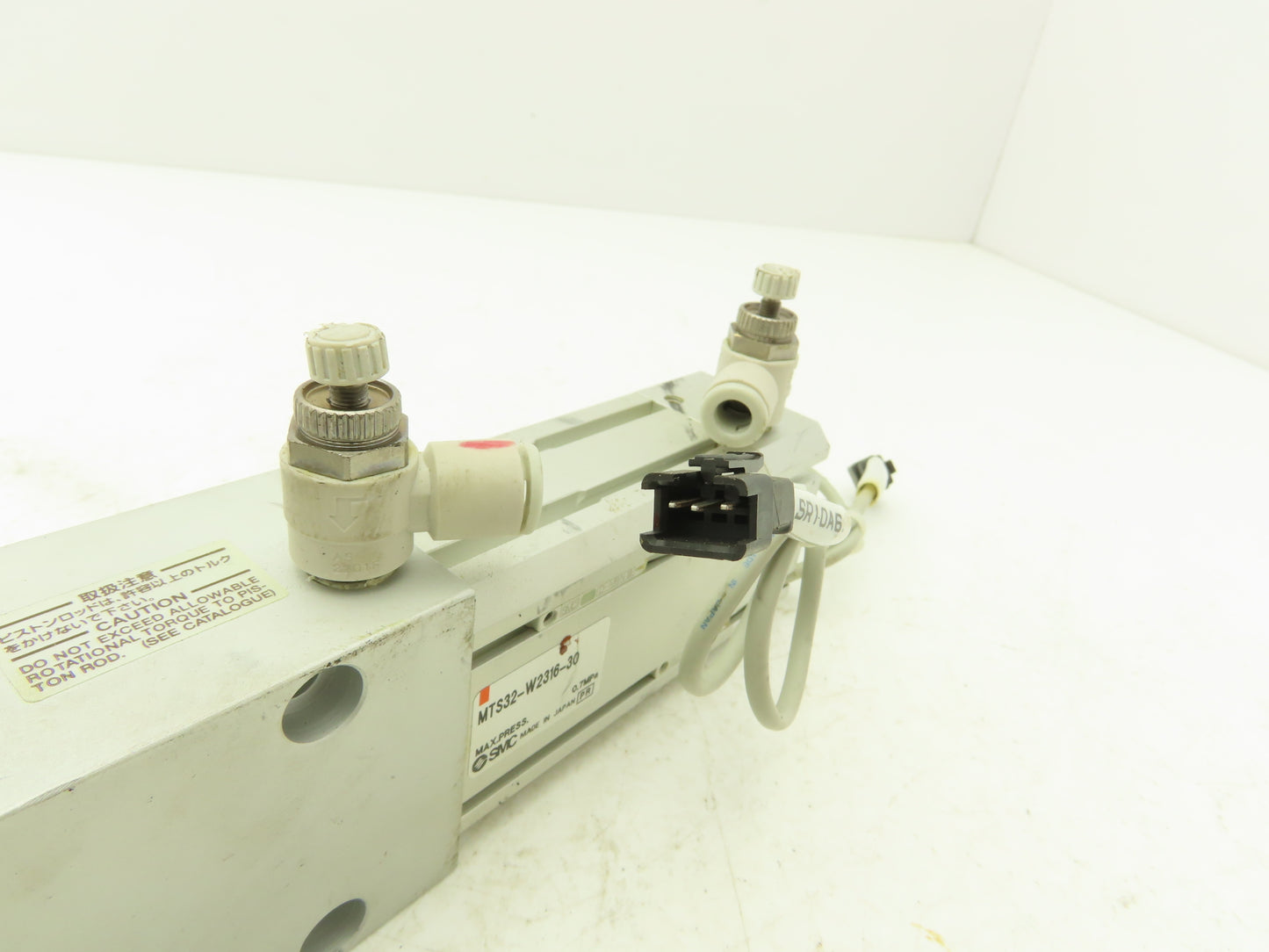 SMC MTS32-W2316-30 Precision Air Cylinder 32mm Bore 30mm Stroke Extended Rod