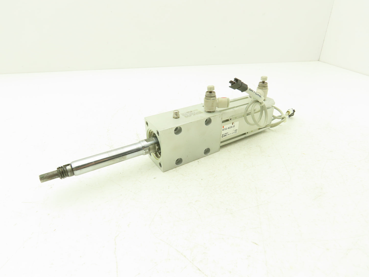 SMC MTS32-W2316-30 Precision Air Cylinder 32mm Bore 30mm Stroke Extended Rod