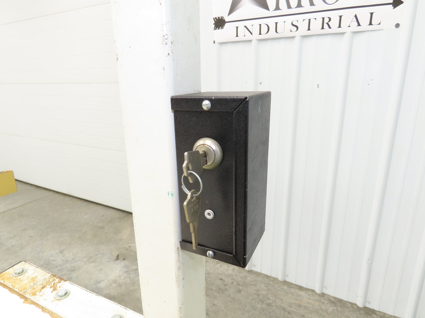 Powermatic Model 66 Table Saw 10" Tilting Arbor 3Ph 5HP 230/460V 50" Biesemeyer