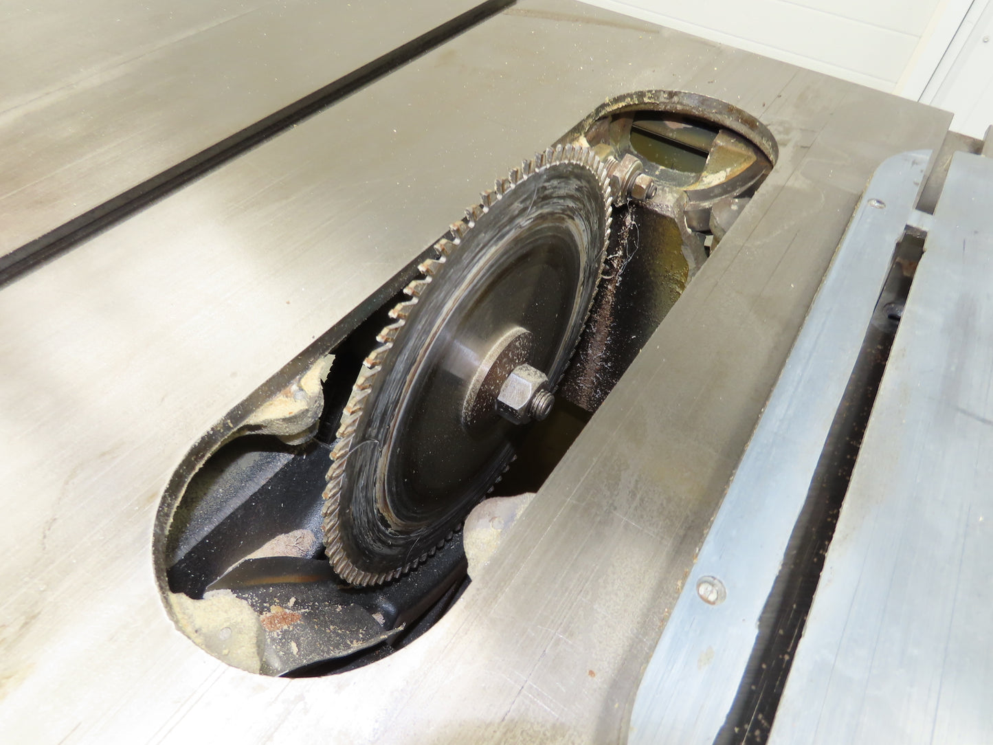 Powermatic Model 66 Table Saw 10" Tilting Arbor 3Ph 5HP 230/460V 50" Biesemeyer