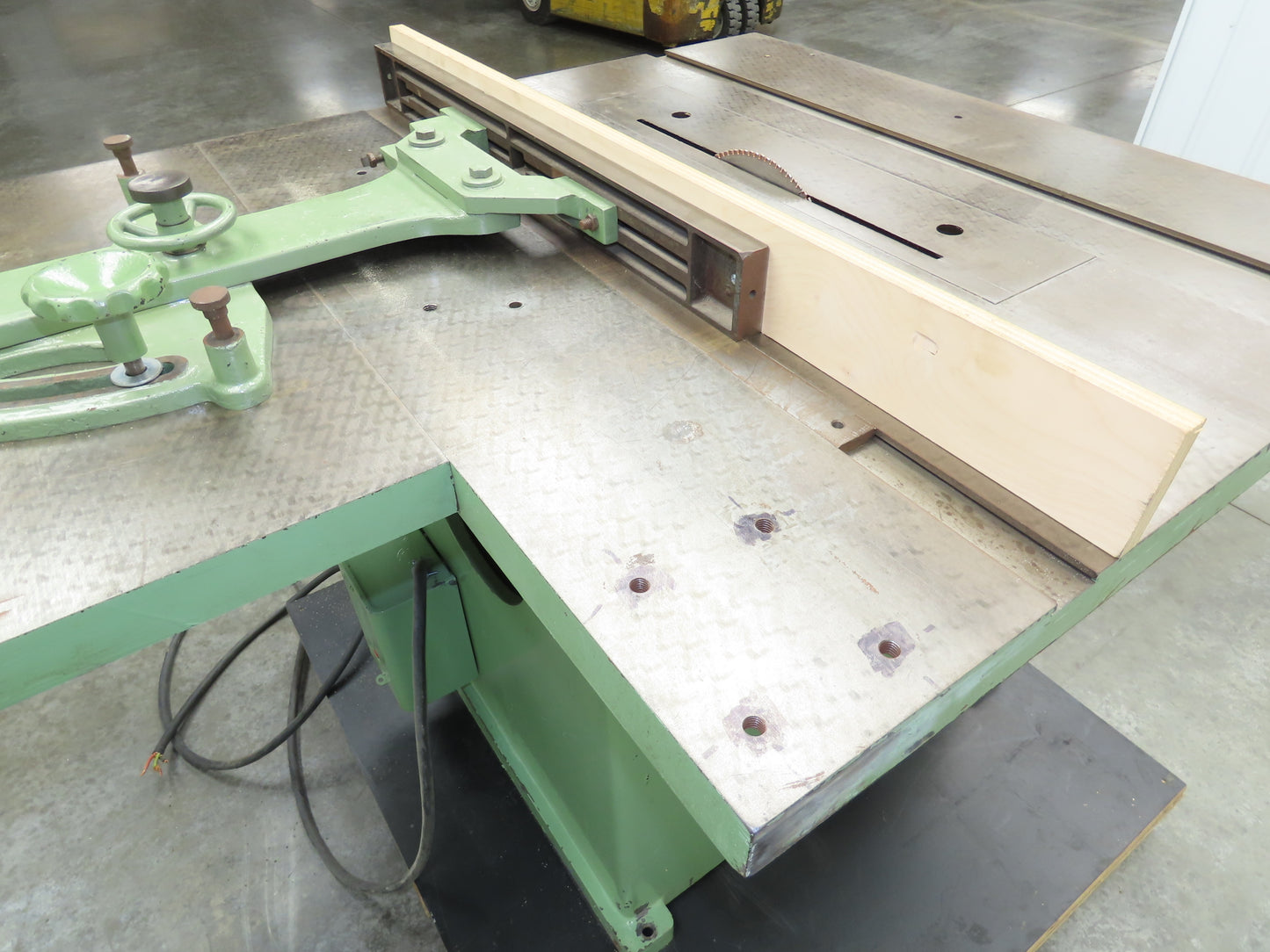 Tannewitz U Woodworking Miter Table Saw 20" Blade 5hp 230/460V Tilting Arbor