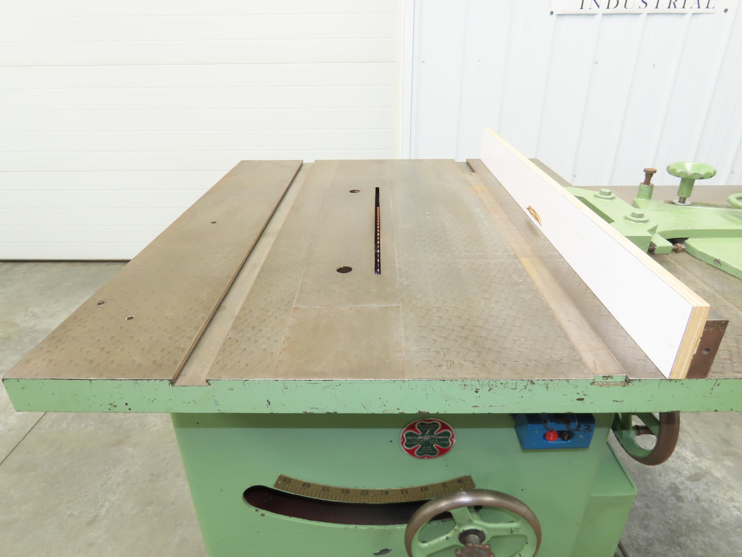 Tannewitz U Woodworking Miter Table Saw 20" Blade 5hp 230/460V Tilting Arbor