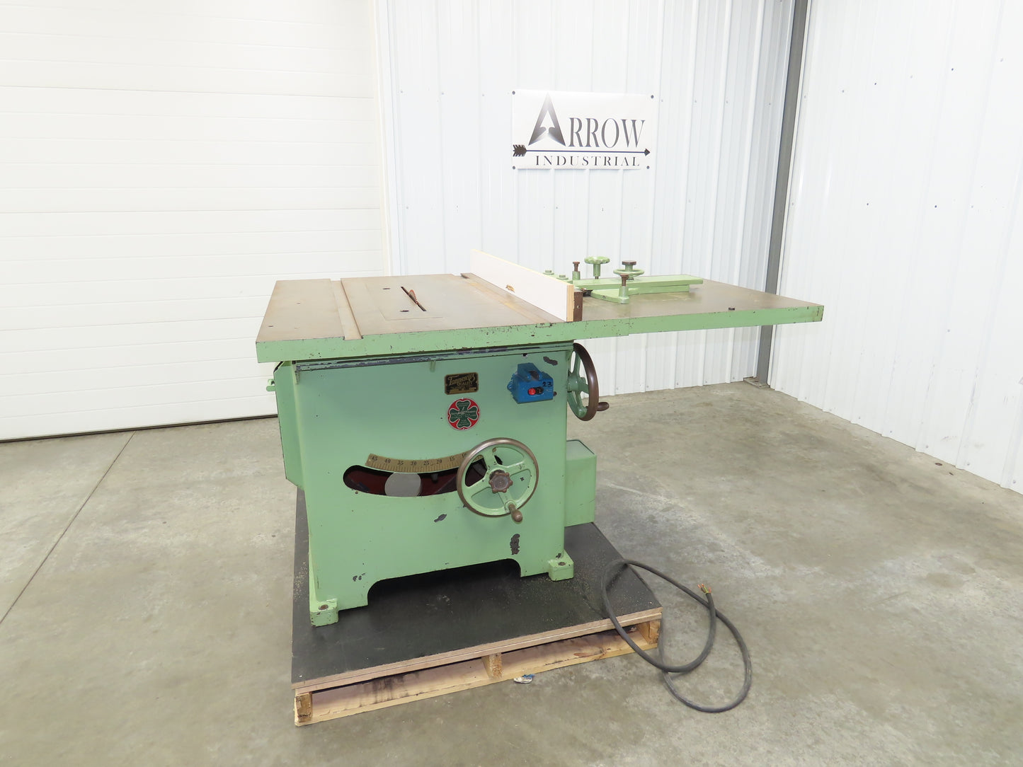 Tannewitz U Woodworking Miter Table Saw 20" Blade 5hp 230/460V Tilting Arbor