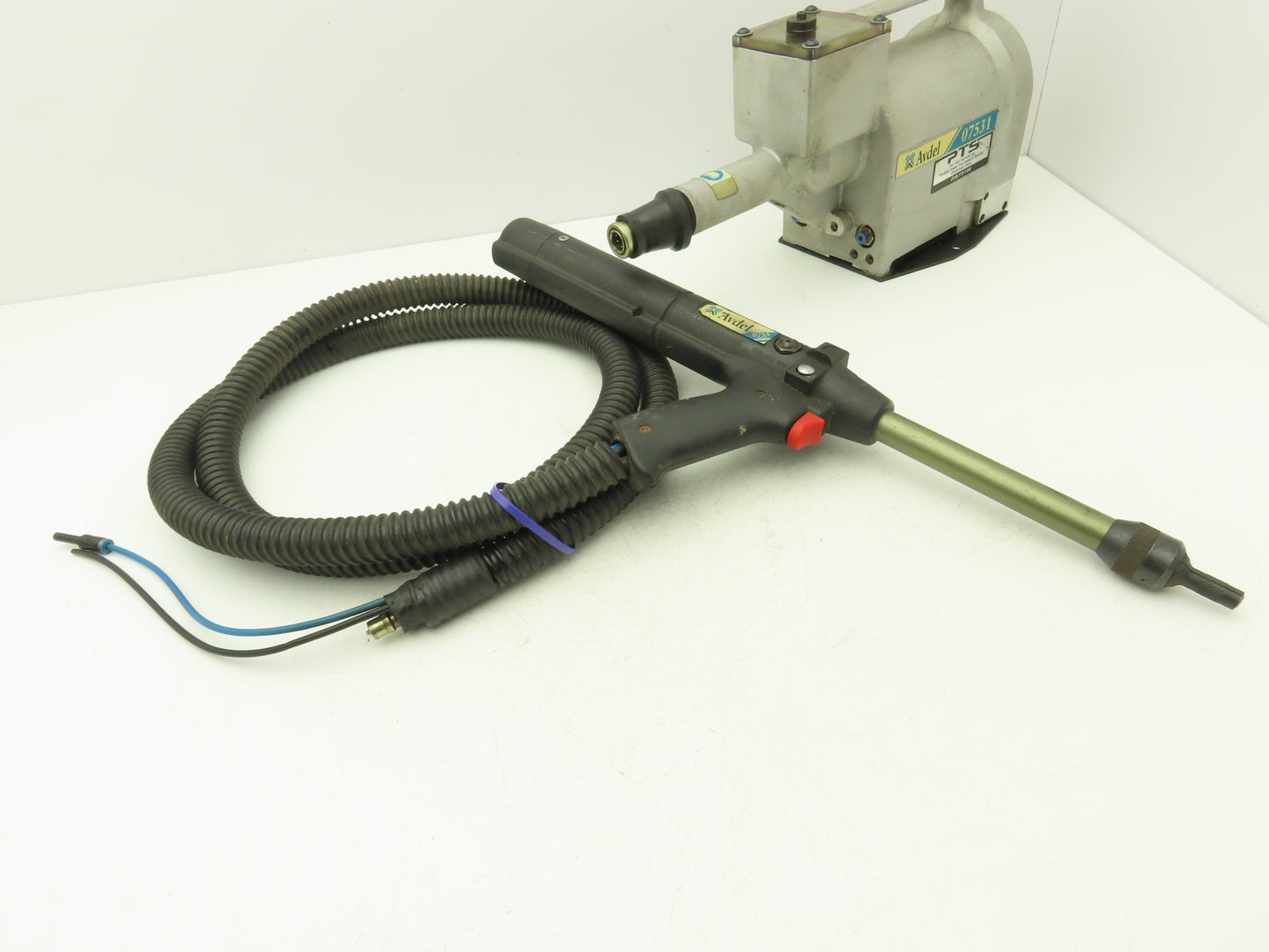 Avdel 07531 Air Pressure Intensifier W Hydropneumatic Riveter W & 6.5' Hoses