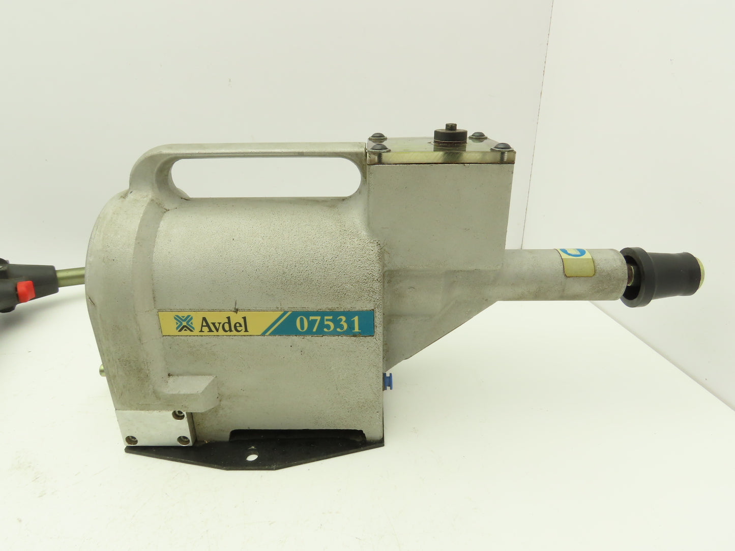 Avdel 07531 Air Pressure Intensifier W Hydropneumatic Riveter W & 6.5' Hoses