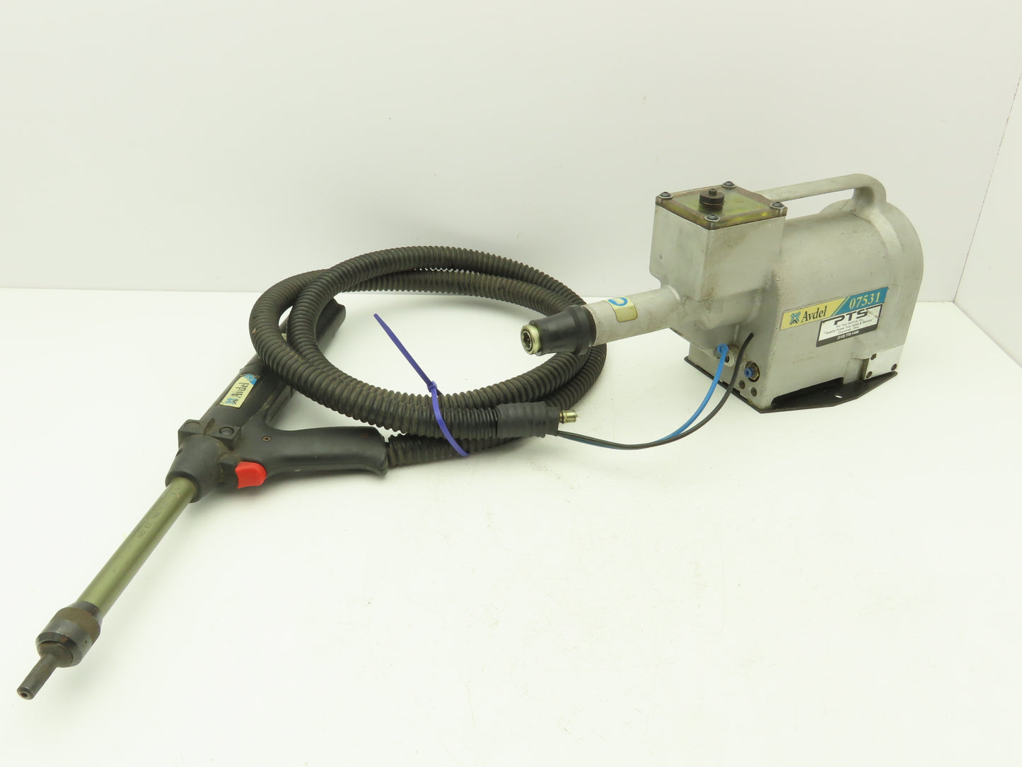 Avdel 07531 Air Pressure Intensifier W Hydropneumatic Riveter W & 6.5' Hoses
