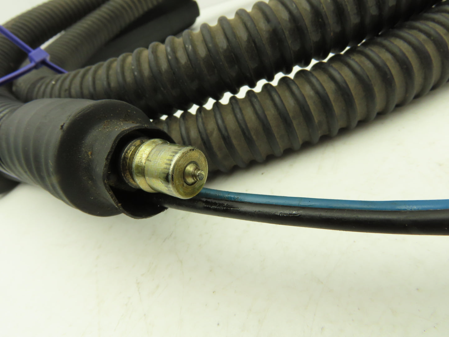 Avdel 07531 Air Pressure Intensifier W Hydropneumatic Riveter W & 6.5' Hoses