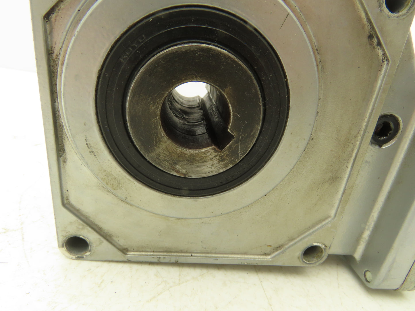 Sumitomo RNYS-1220-15 Servo Gearbox 15:1 Reducer 0.5Hp 116rpm Hollow Shaft