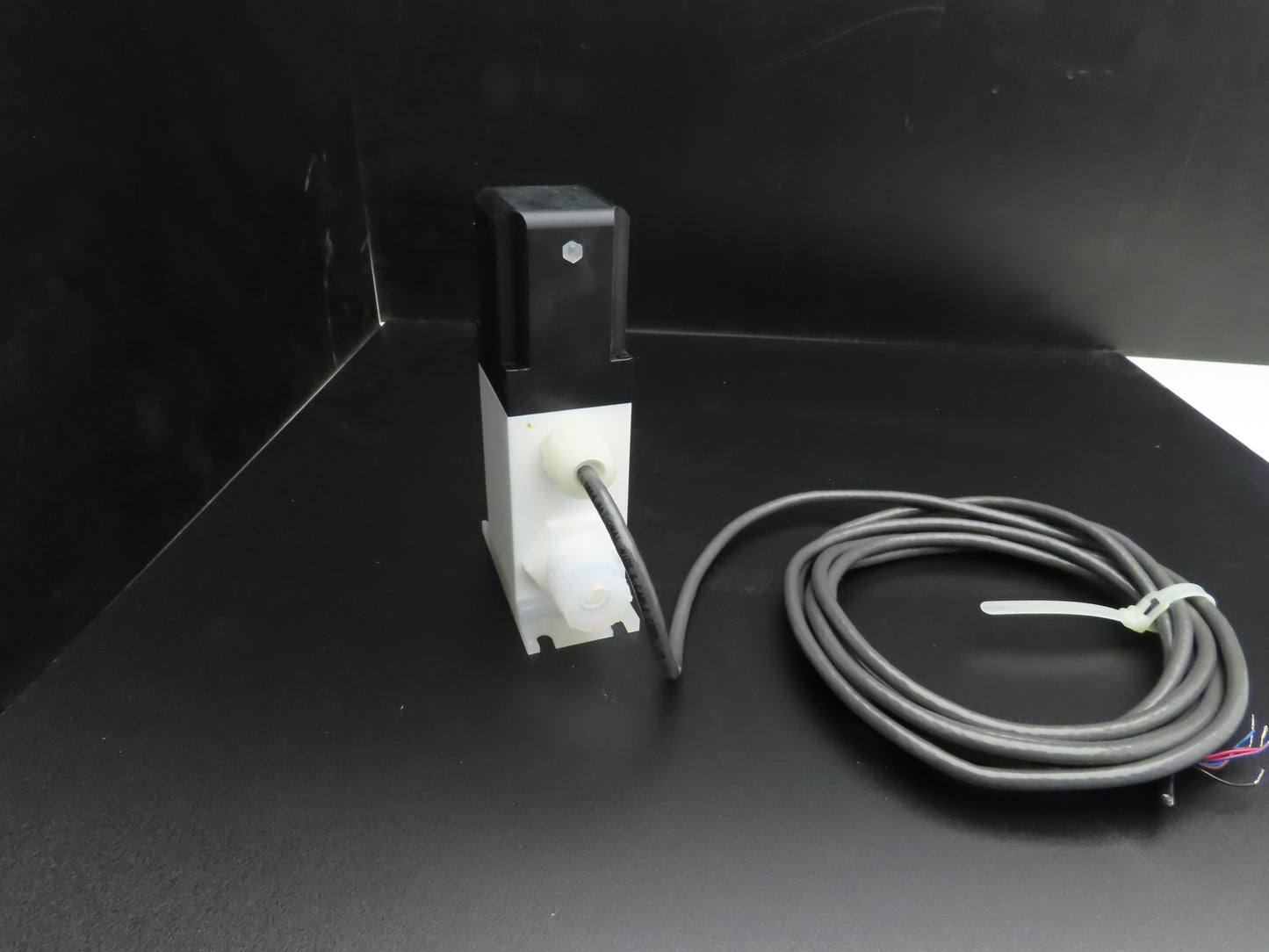 Futurestar 6AY-4S-3B-R Auto Valve 1/2" Tube 24VDC Input Power 0-10V Input Signal