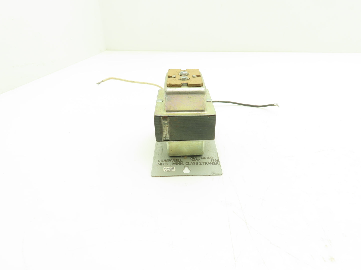 Honeywell AT87A 1429 Transformer 48VA HV 120VAC LV 24VAC 1PH