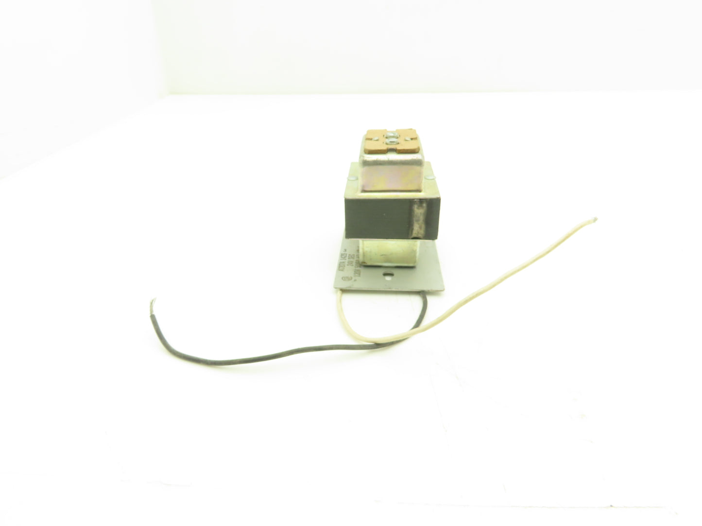 Honeywell AT87A 1429 Transformer 48VA HV 120VAC LV 24VAC 1PH