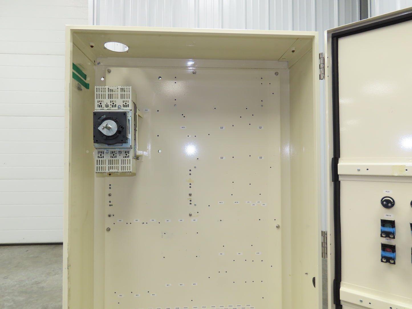 Electrical Enclosure 1200x700x240mm Backplate 200 Amp Disconnect 47x27x9"