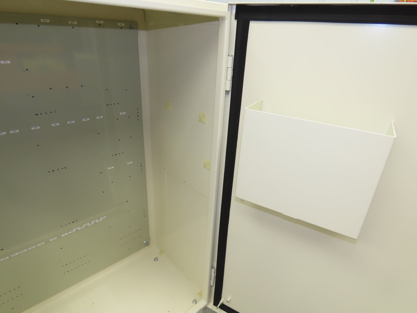 Electrical Enclosure 1000x700x400mm Backplate 30 Amp Disconnect 39x27x12"