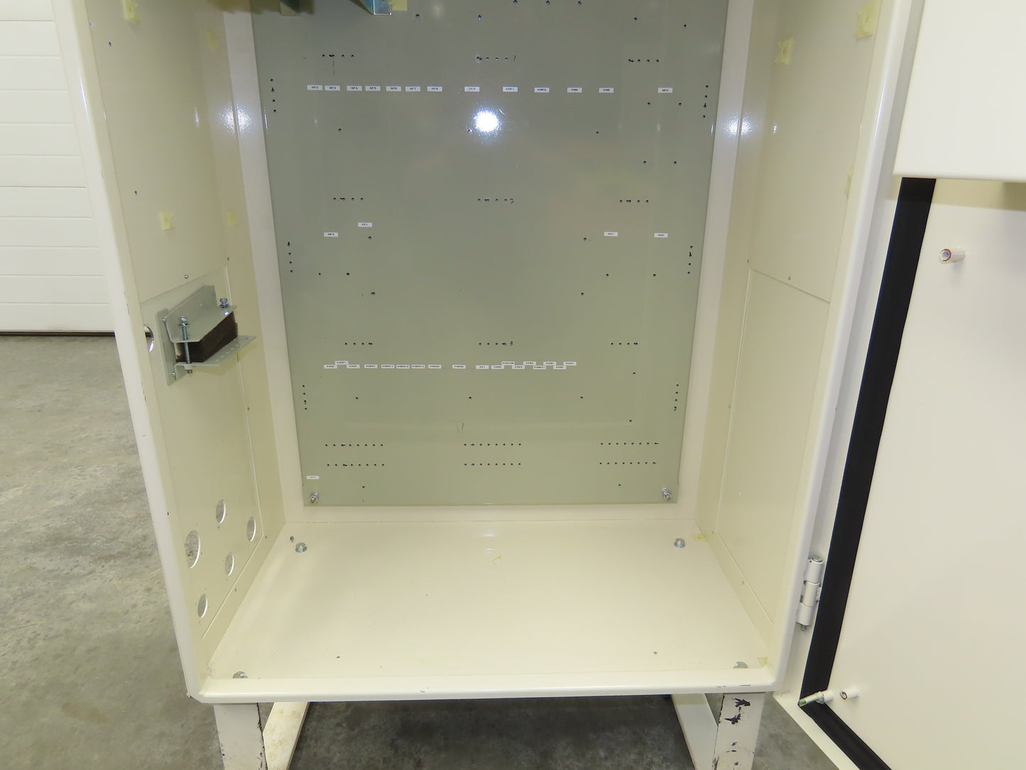 Electrical Enclosure 1000x700x400mm Backplate 30 Amp Disconnect 39x27x12"