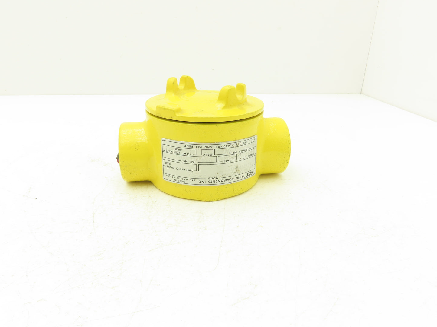 Fluid Components 8-66/1"/4"U/S/WD/V/5181-X/RL15FTPVC/T Flow Switch 1-1/4" NPT