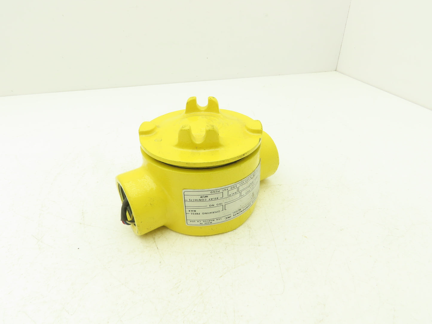 Fluid Components 8-66/1"/4"U/S/WD/V/5181-X/RL15FTPVC/T Flow Switch 1-1/4" NPT