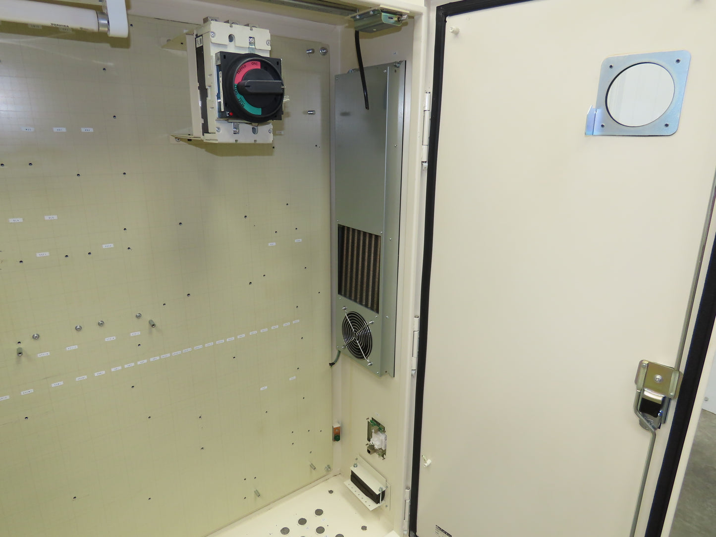 Electrical Enclosure 1200x1000x300mm Dual Door 100 Amp Disconnect 47x39x12"