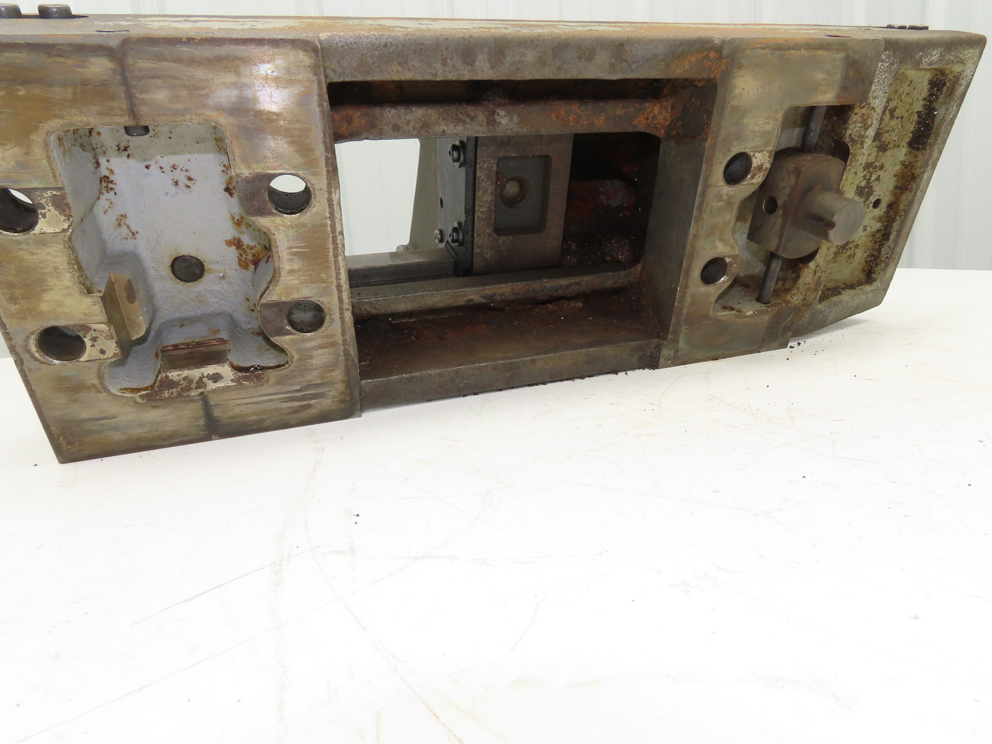 Yamazaki Mazak QT-8 Quick Turn 8 CNC Lathe Tailstock With Bed Rails