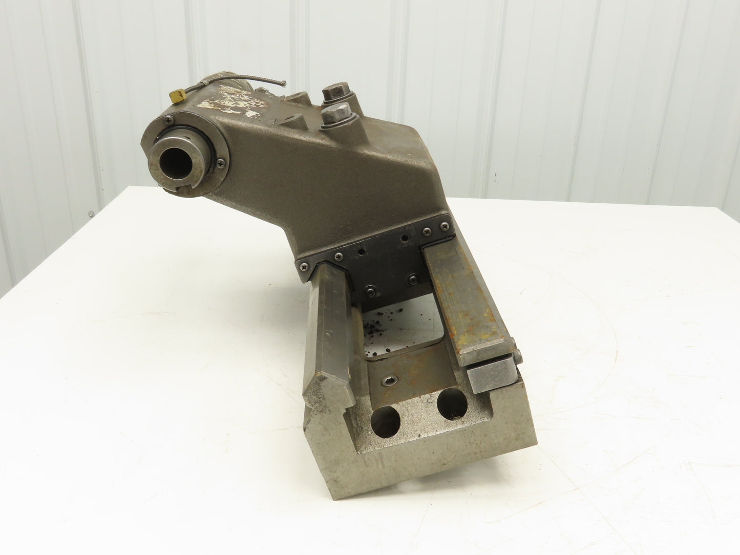 Yamazaki Mazak QT-8 Quick Turn 8 CNC Lathe Tailstock With Bed Rails